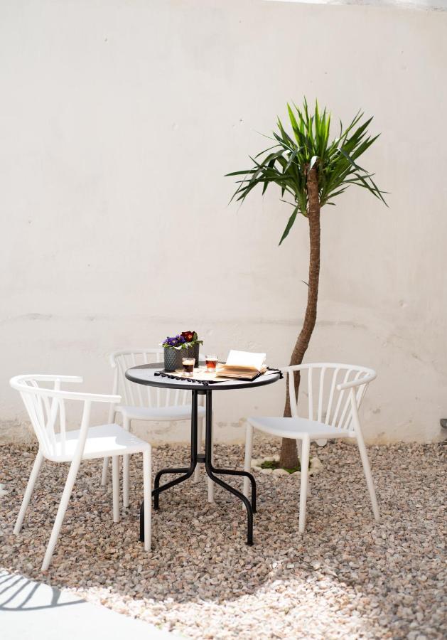 Patio Apartment Near Metro & Acropolis Athen Exterior foto
